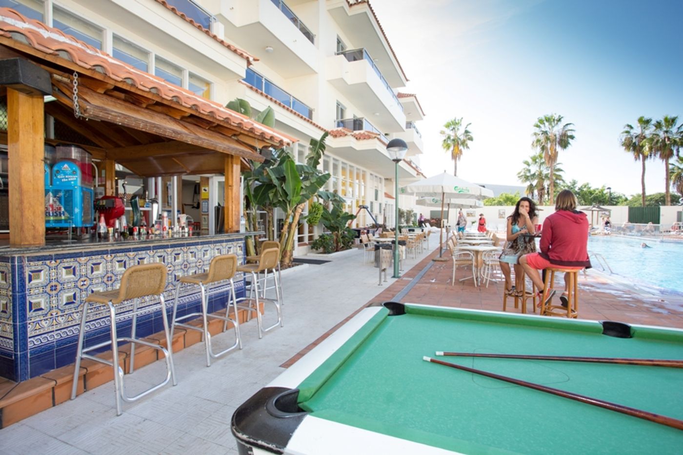 Oro Blanco Apartments