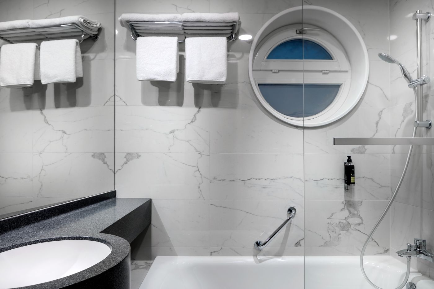 Astoria-Hotel-Room-15