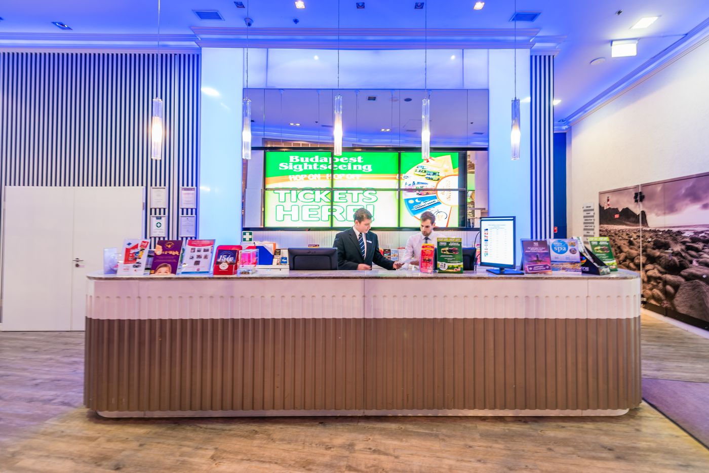 Estilo-Fashion-Hotel-Budapest-Lobby-8