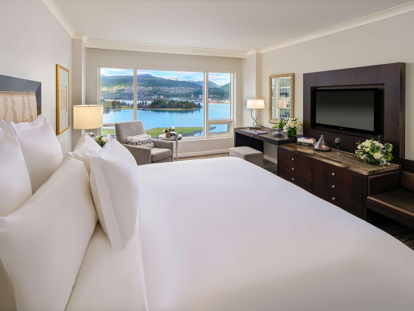 Fairmont-Waterfront-Room-29