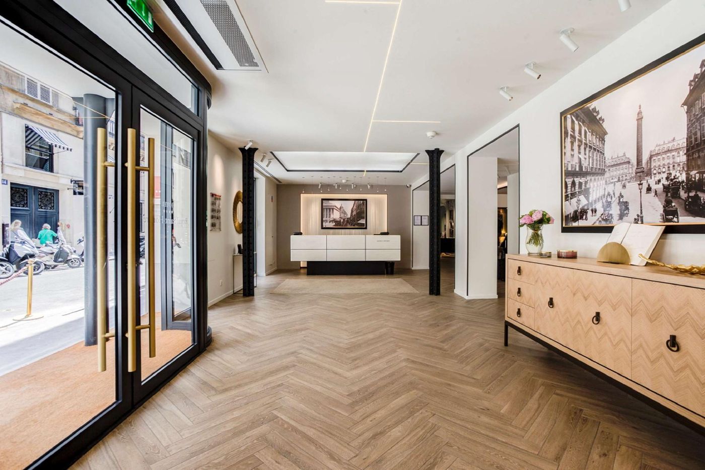 Royal-Saint-Honore-Lobby-13