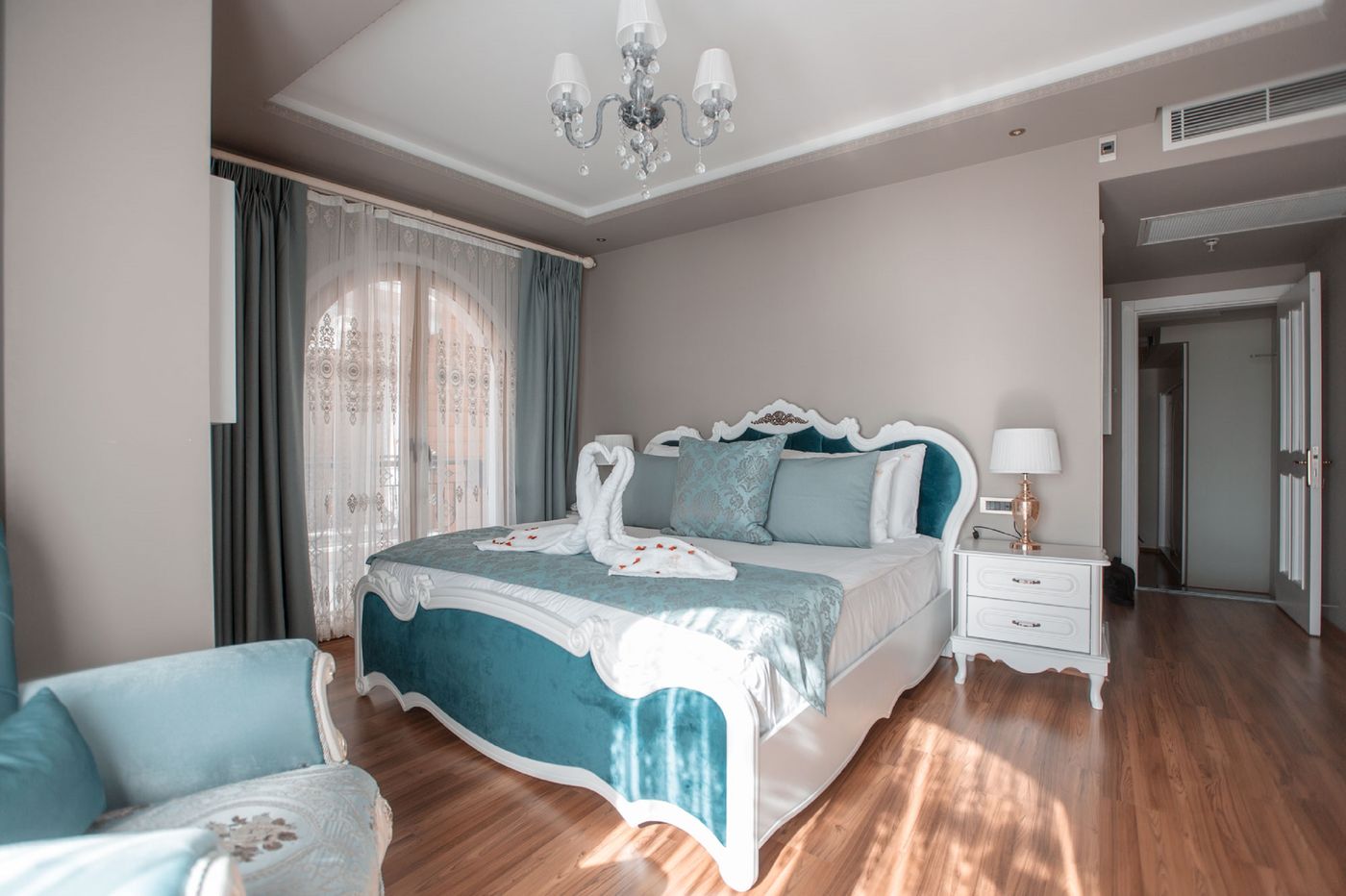 Seven-Hills-Palace---Spa-Room-37