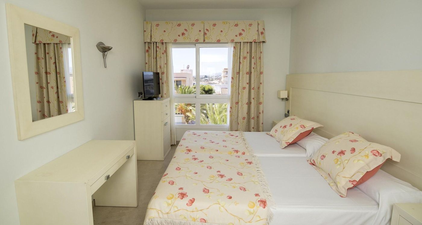 Puerto-Juan-Montiel-Spa-and-Base-N----utica-Room-22