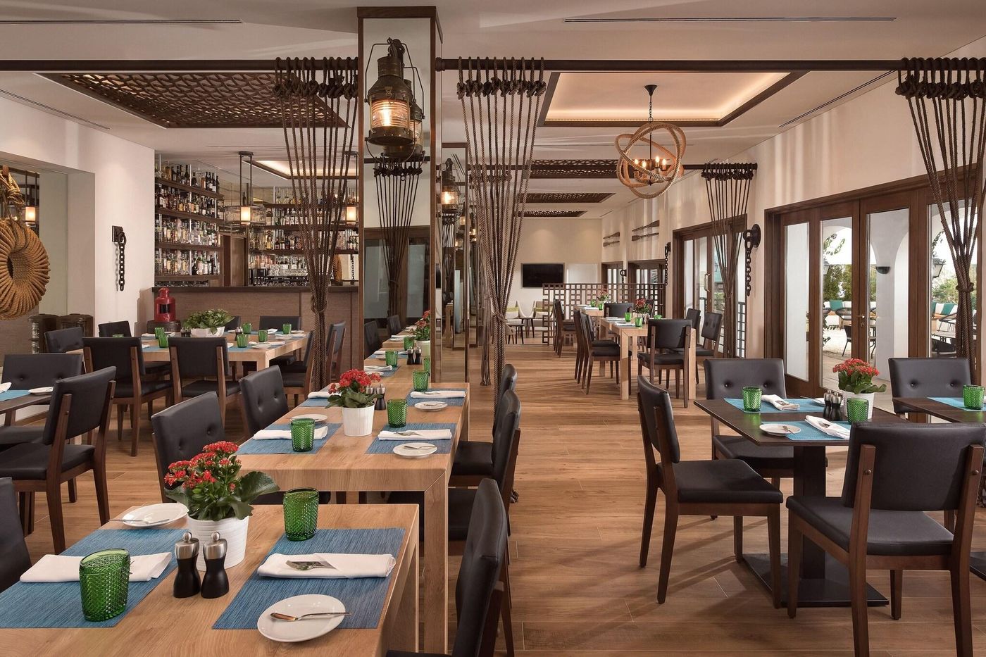 Pine-Cliffs-Ocean-Suites-Restaurant-48