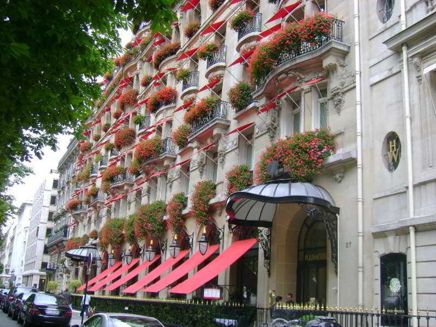 Hotel Plaza Athenee - France - Paris - General view - 2