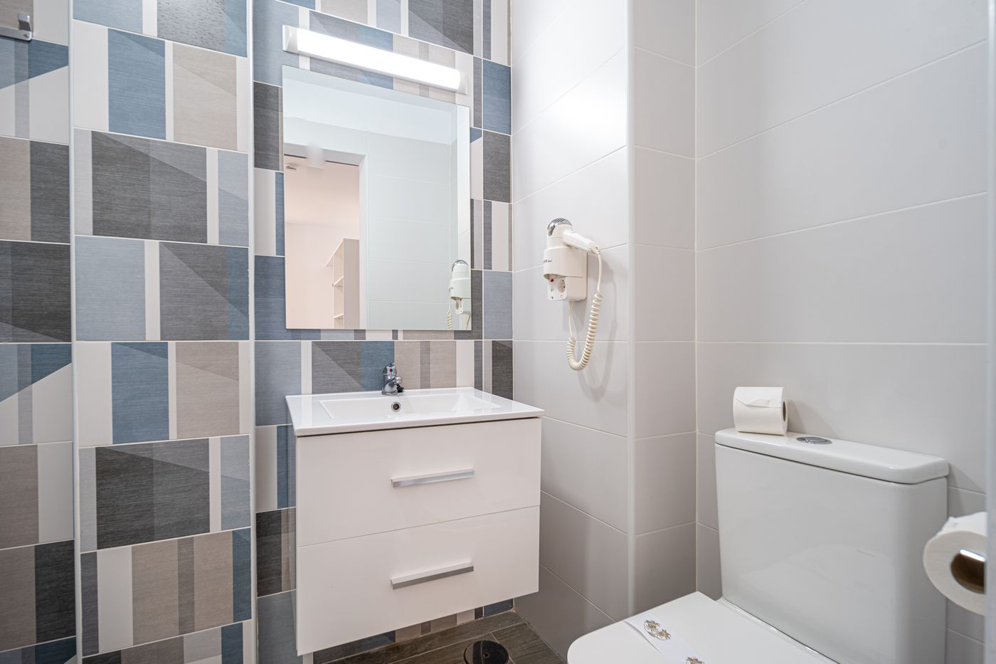 Tenerife-Ving-Room-18