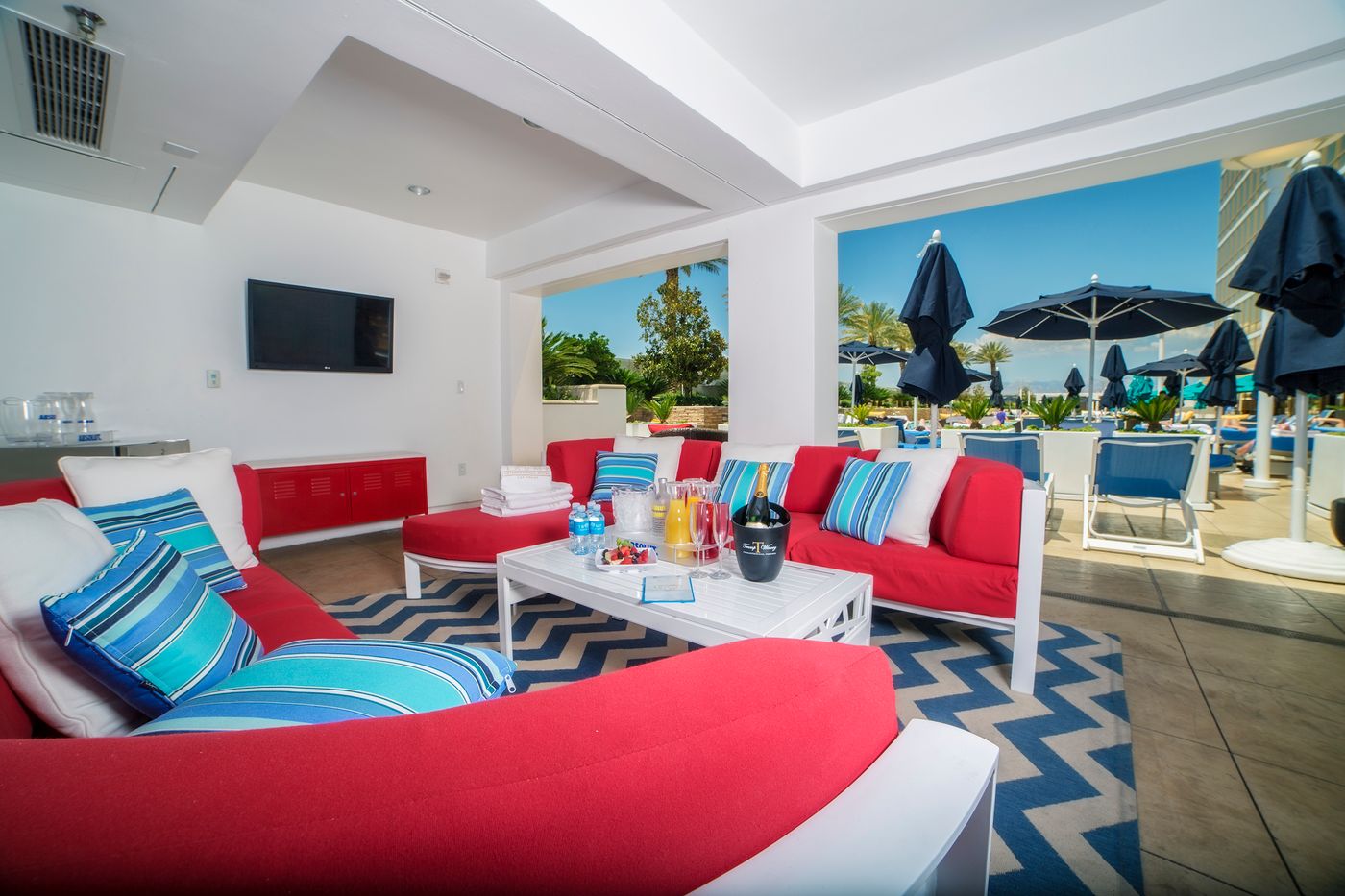 Trump-International-Hotel-Las-Vegas-Pool-34