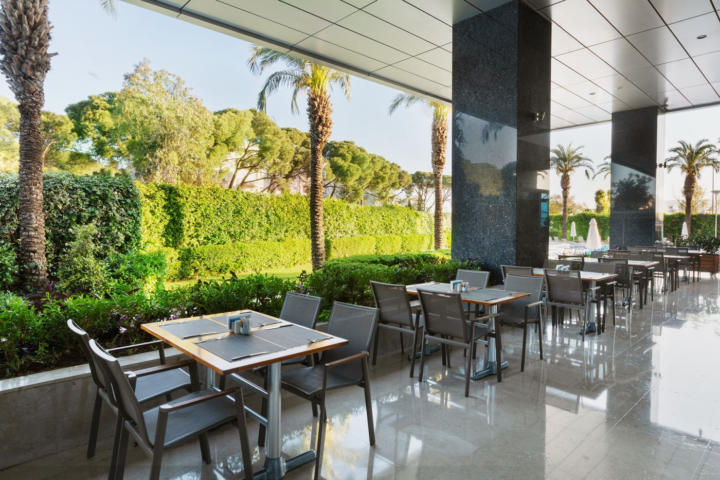 Wyndham-Grand-Izmir-Ozdilek-Terrace-2