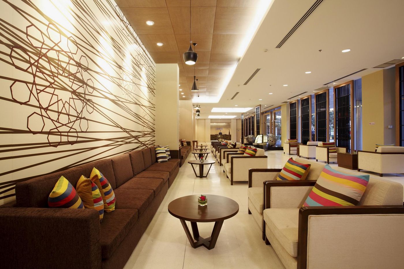 Centara-Life-Government-Complex-Hotel---Convention-Bar-12