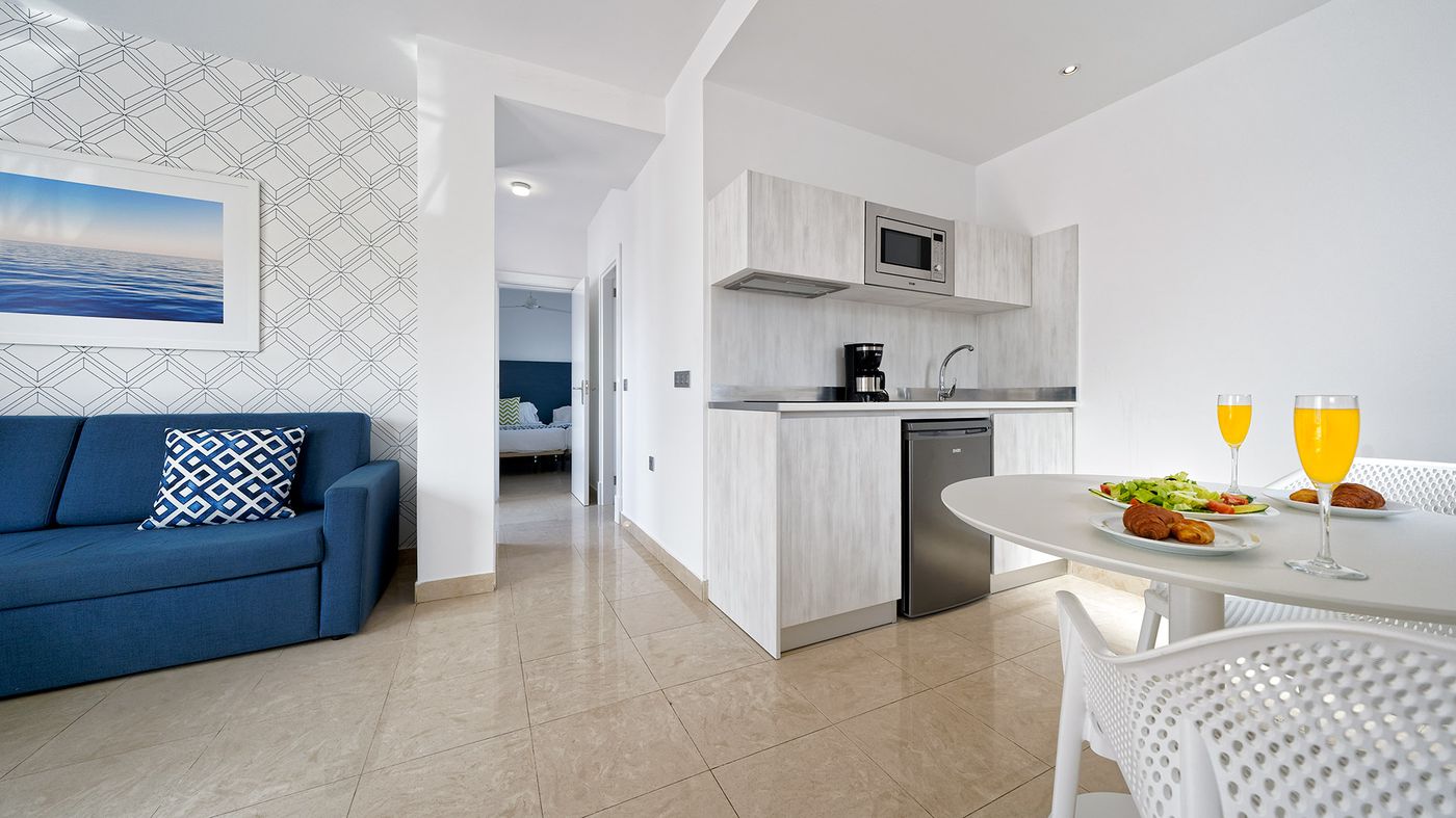 Broncemar-Beach-Room-38