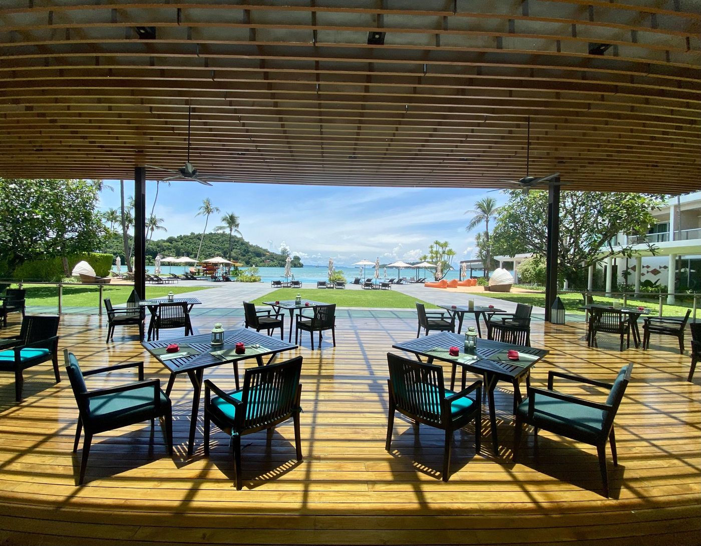 Crowne-Plaza-Phuket-Panwa-Beach-Restaurant-11
