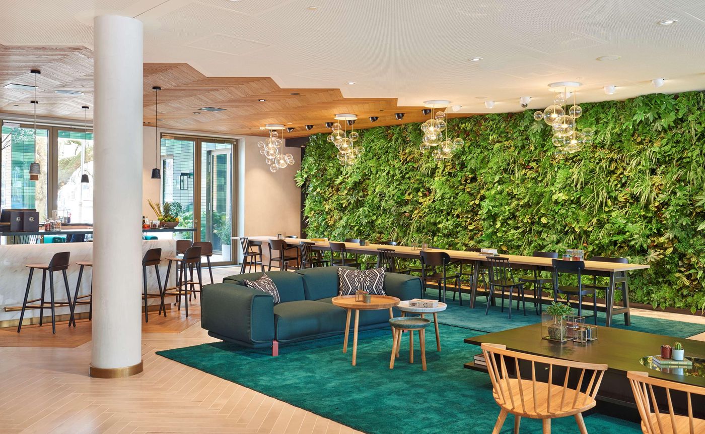 Hyatt-Regency-Amsterdam-Lobby-16