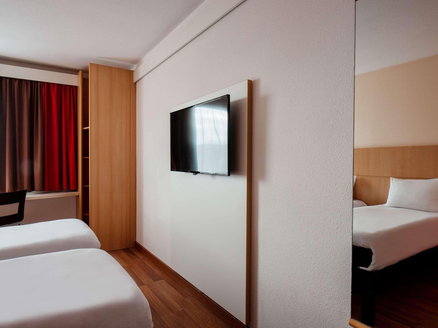 ibis-Warszawa-Stare-Miasto--Old-Town--Room-40