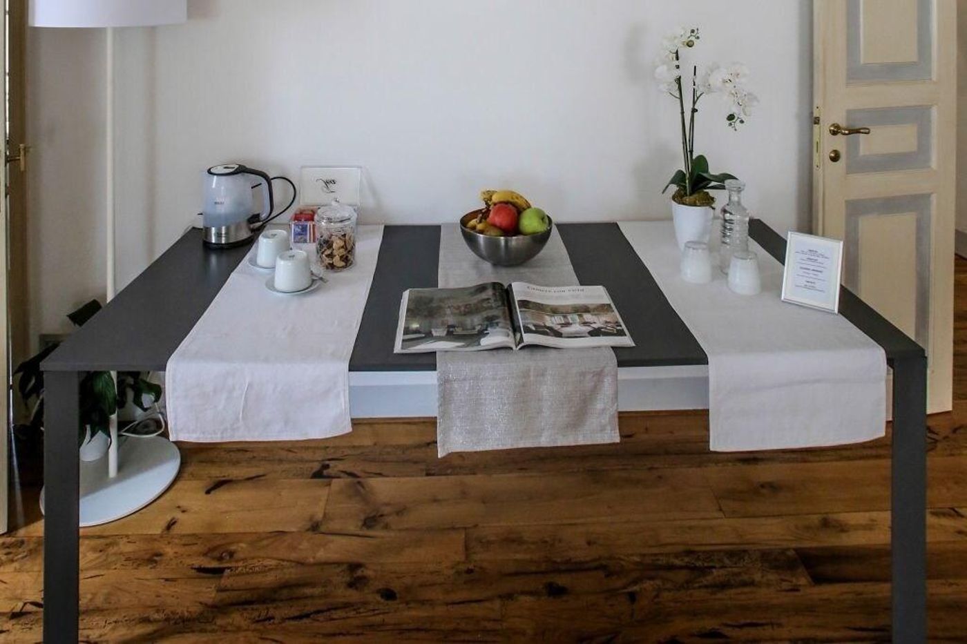 B-B-Le-Logge-Luxury-Rooms-Lobby-8