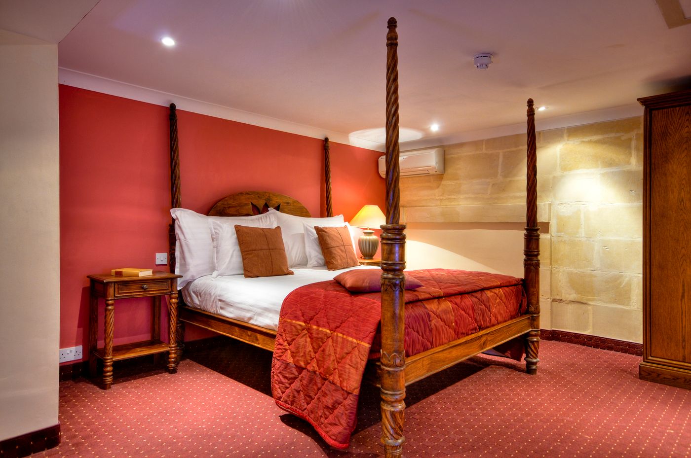 Palazzo-Capua-Room-24