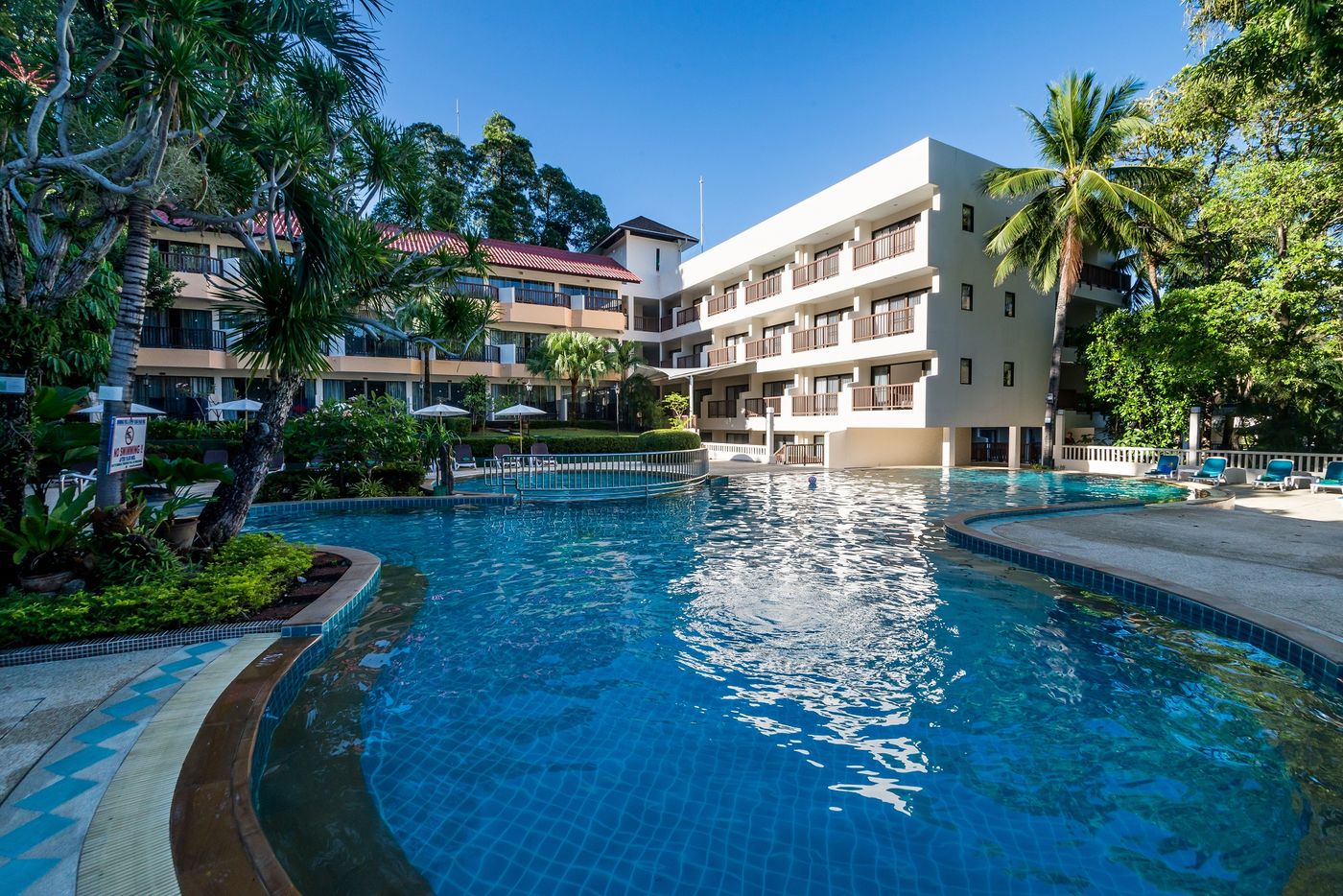 Patong-Lodge-Hotel-Pool-1