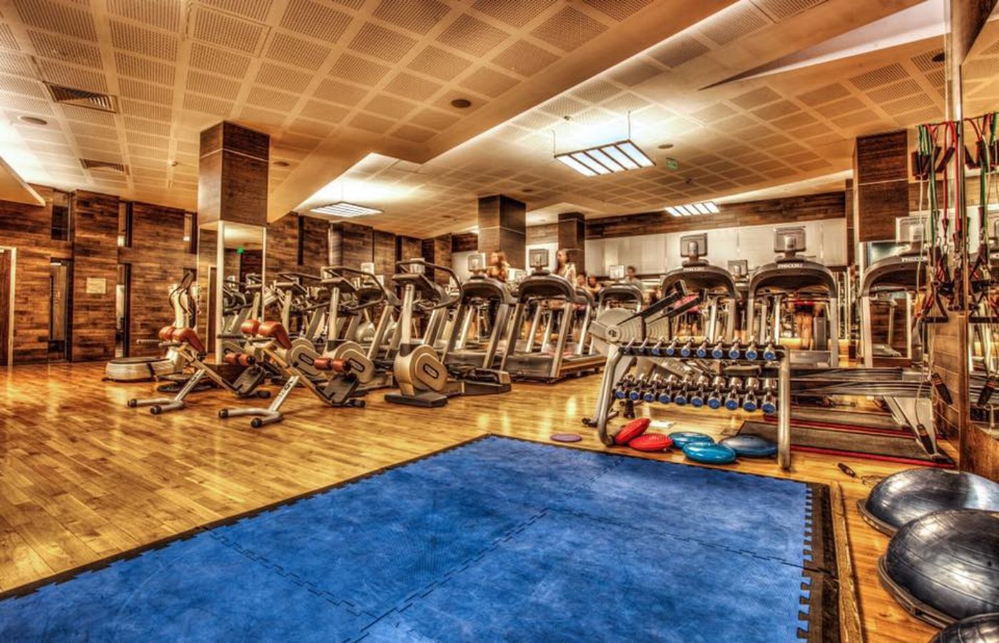 Gozsdu-Court-Pool-40