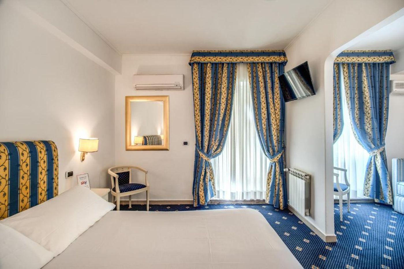 Hotel-Napoleon-Room-21