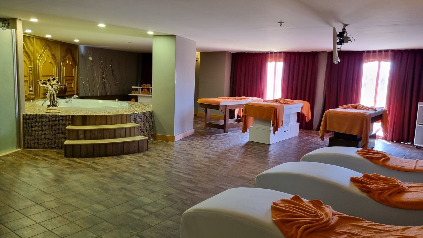 Jadore-Deluxe-Hotel---Spa-Sports-and-Entertainment-73