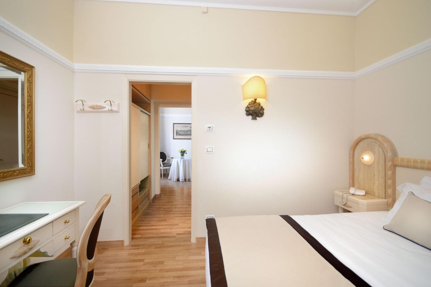 Grand-Hotel-Vittoria-Room-36