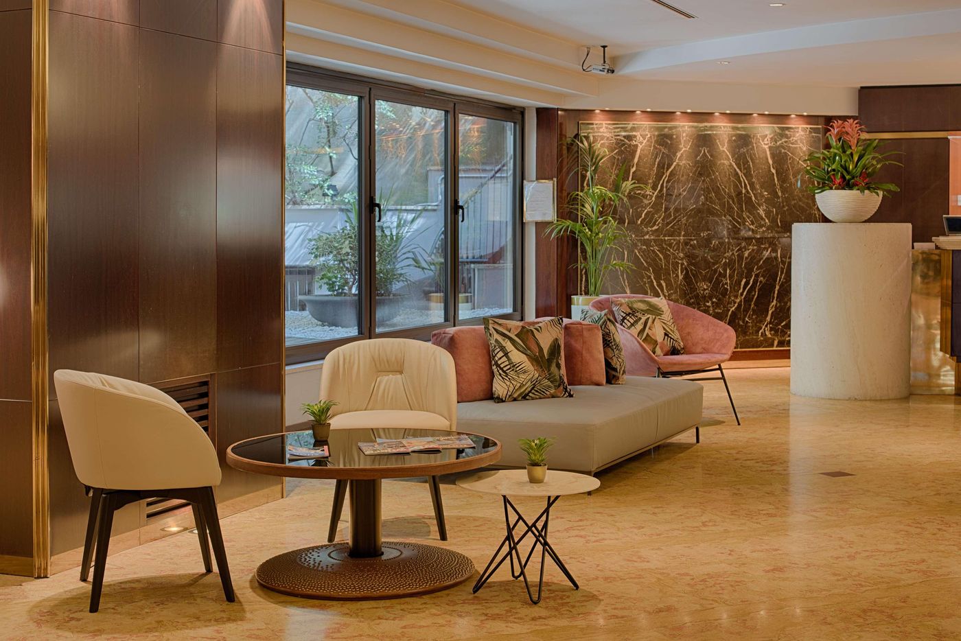 NH-Roma-Villa-Carpegna-Lobby-2