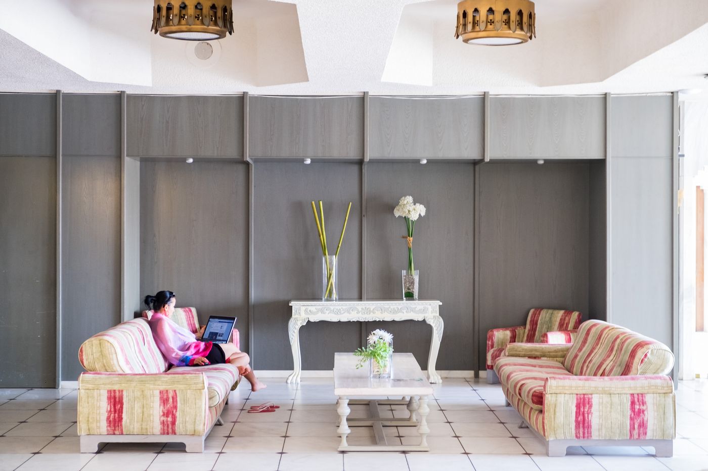 Pallini-Beach-Lobby-40