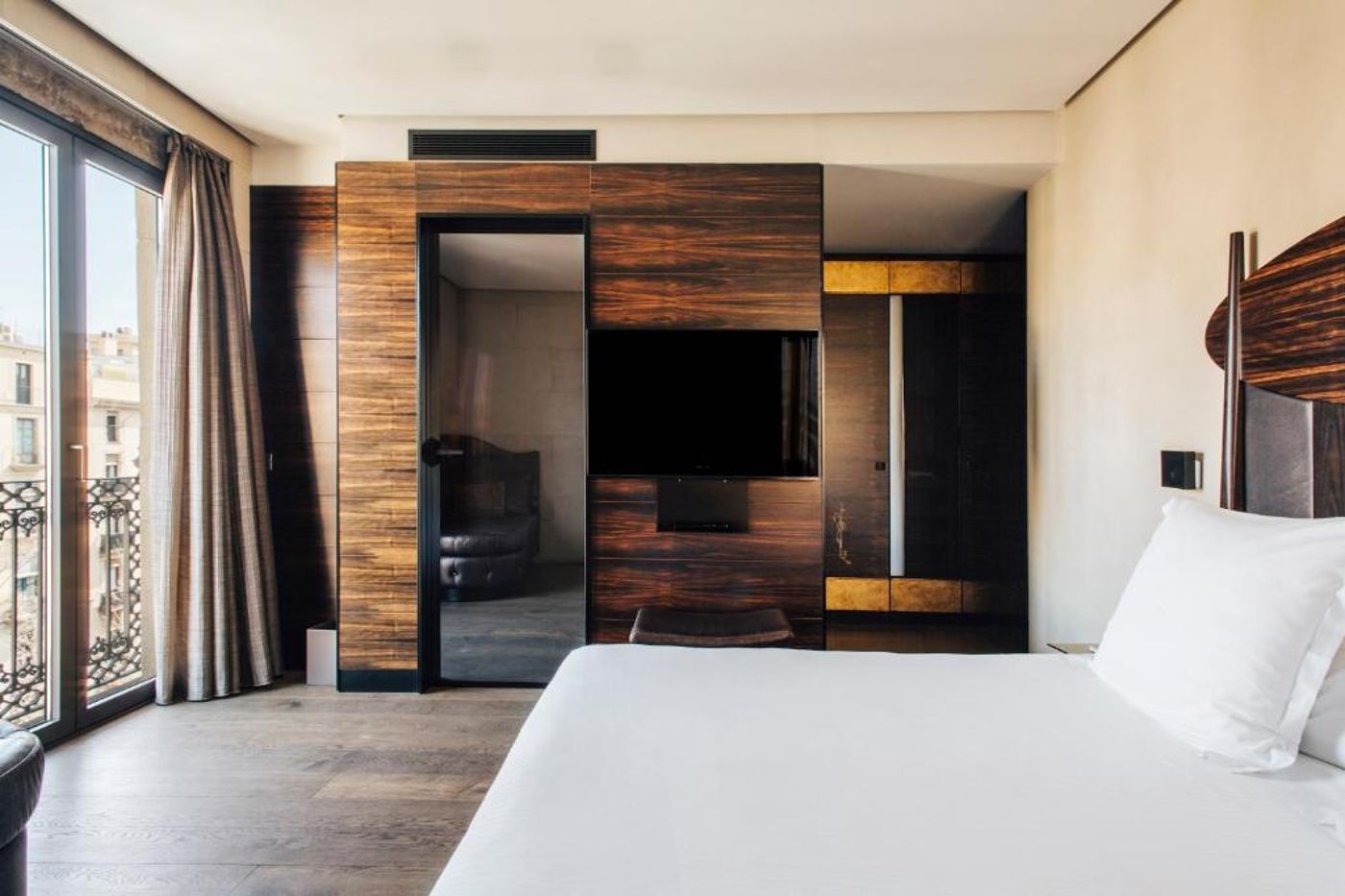 Bagues-Spain-BARCELONA-Room-9