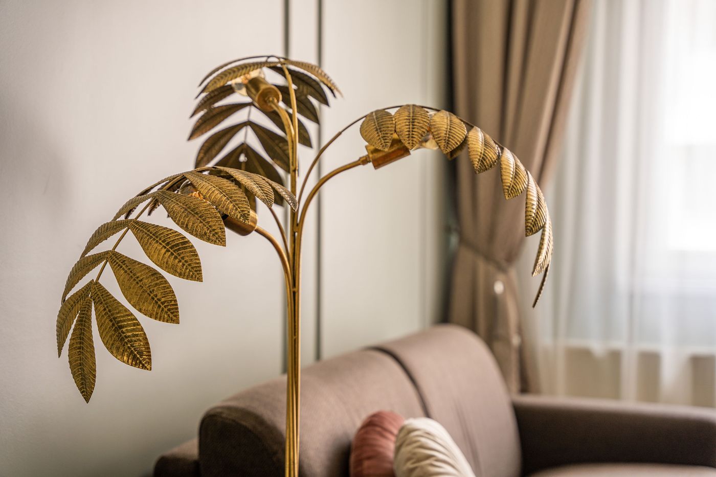 Queen-s-Court-Hotel-and-Residence-Room-20