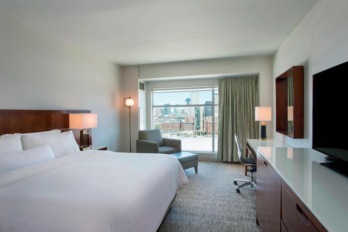 Westin-Boston-Waterfront-Room-36