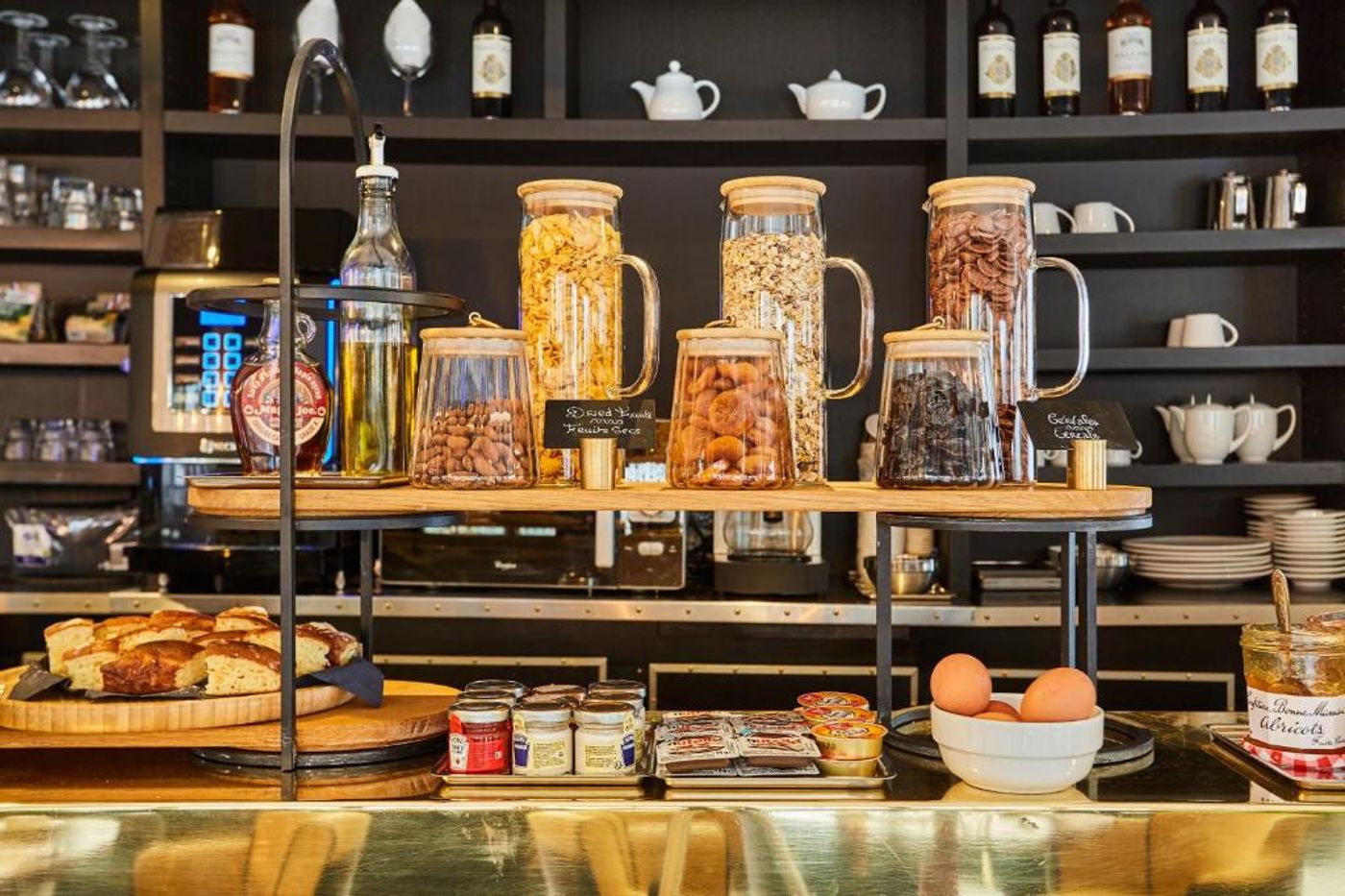 Eiffel-Villa-Garibaldi-Restaurant-14