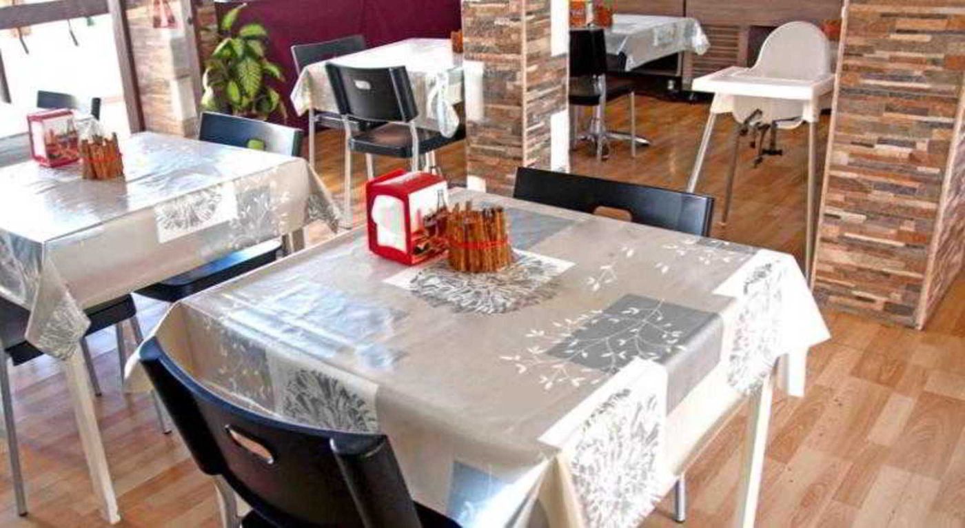 Las-Arenas-Apartments-Restaurant-25