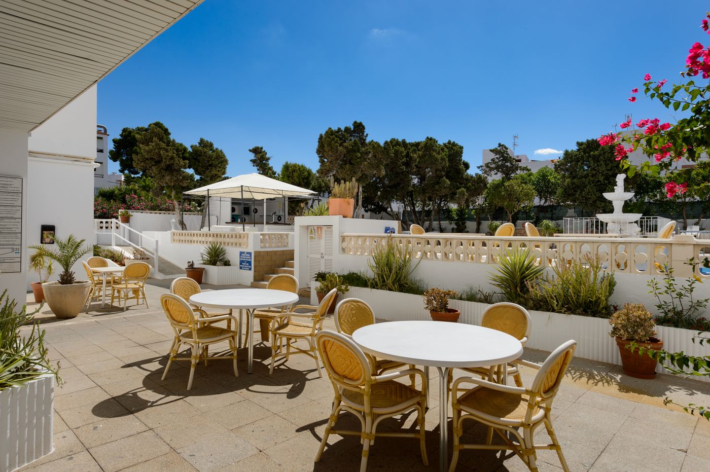 San Antonio Beach Apartments (ex Arcomar)