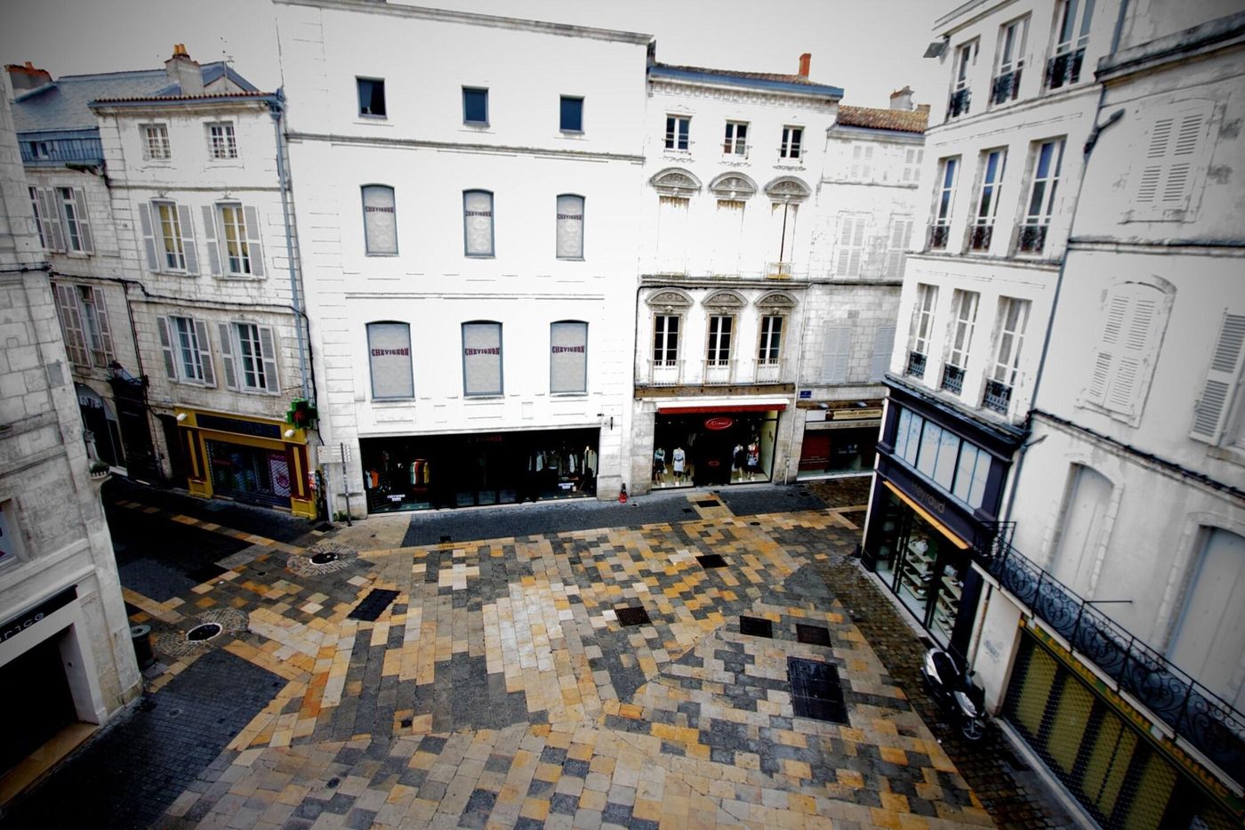 Hotel Henri Iv-France-LA ROCHELLE-General view-4