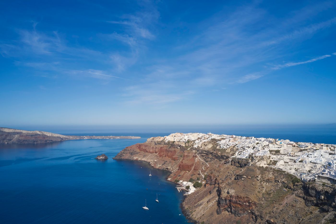 Mr-and-Mrs-White-Oia-Santorini-General-view-47