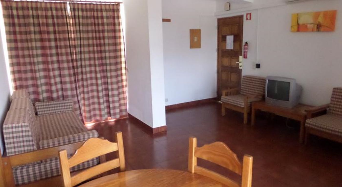 Clube-Alvorferias-Room-11