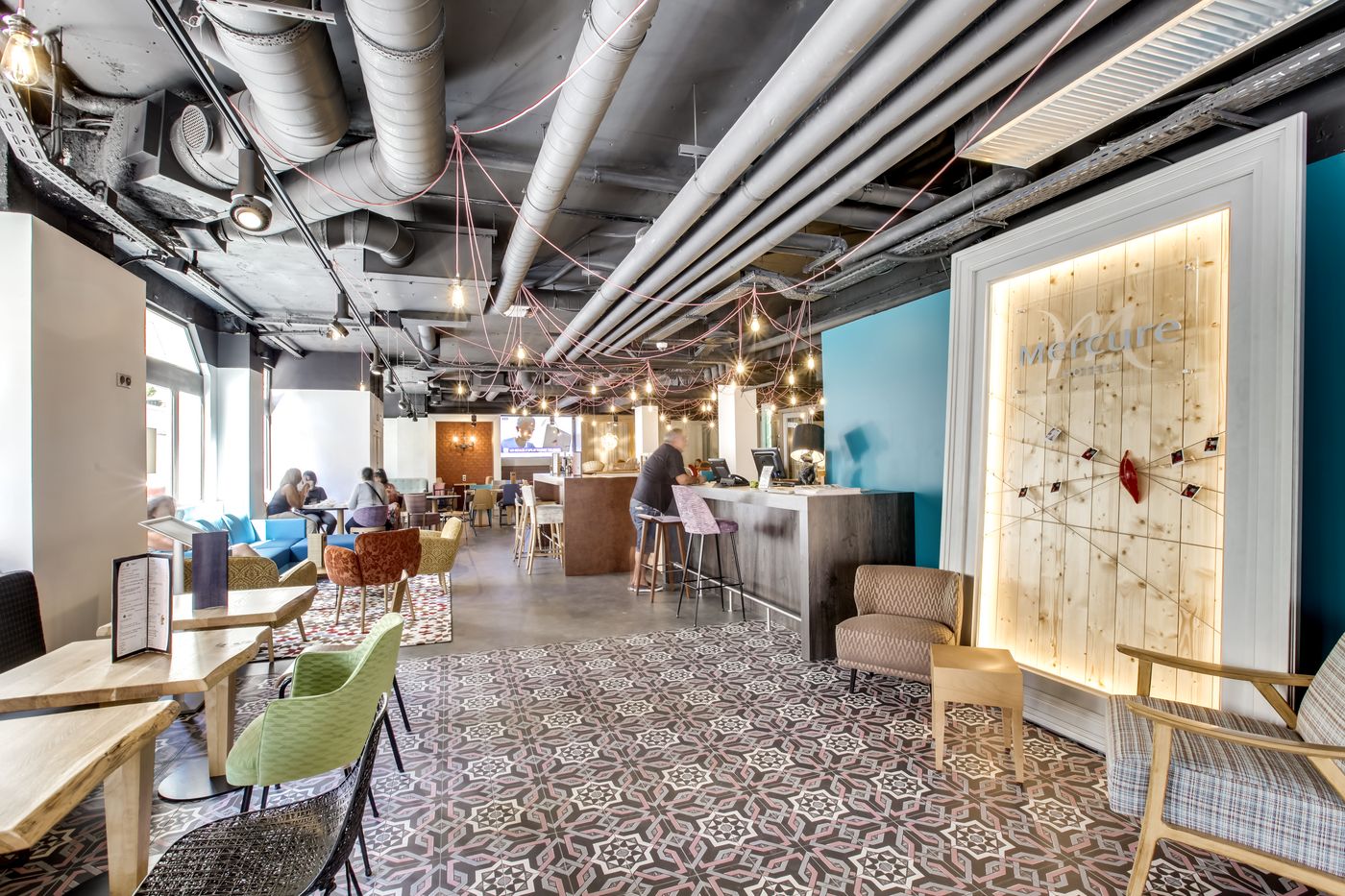 Hotel-Mercure-Paris-Gare-Montparnasse-Lobby-16