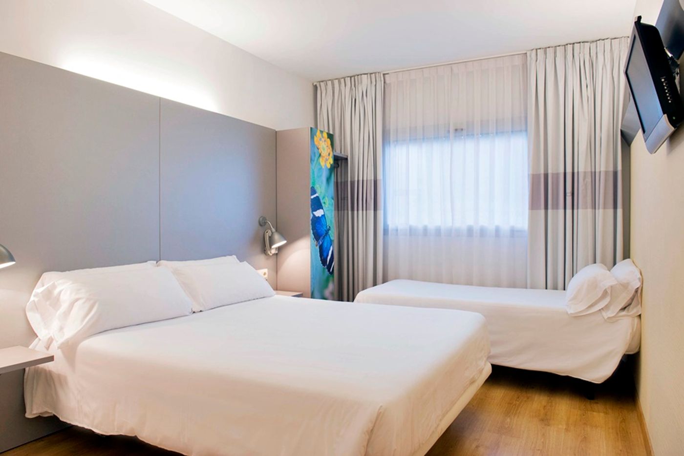 B-B-Girona-2-Room-6