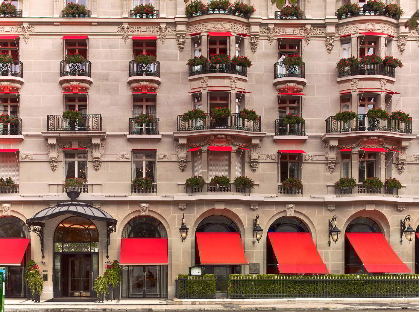 Hotel-Plaza-Athenee-Room-2