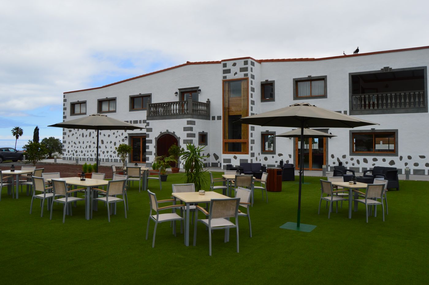 Melva-suite-hotel-Terrace-5