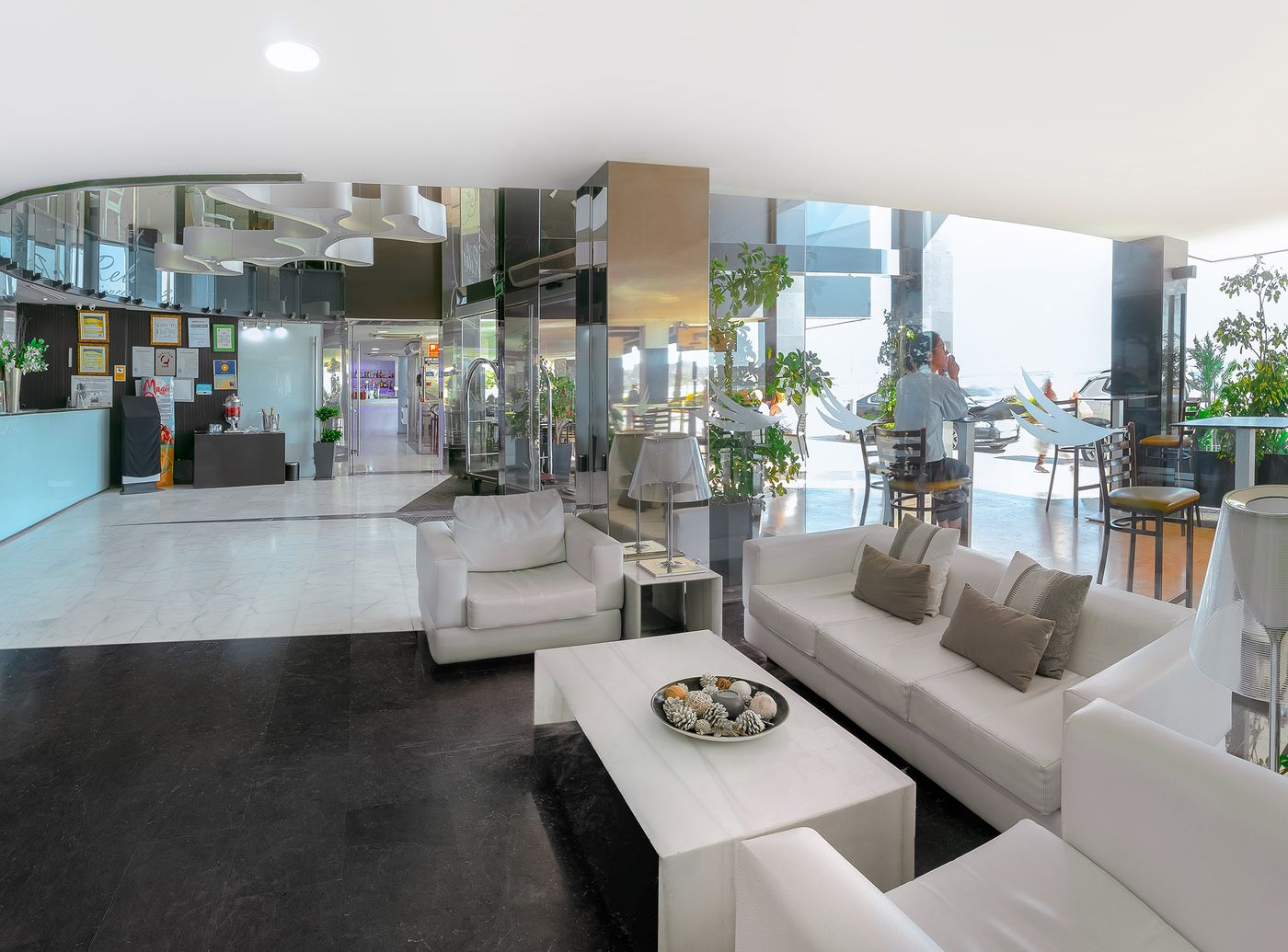 Villa-del-Mar-Hotel-Family-Gourmet-Lobby-33