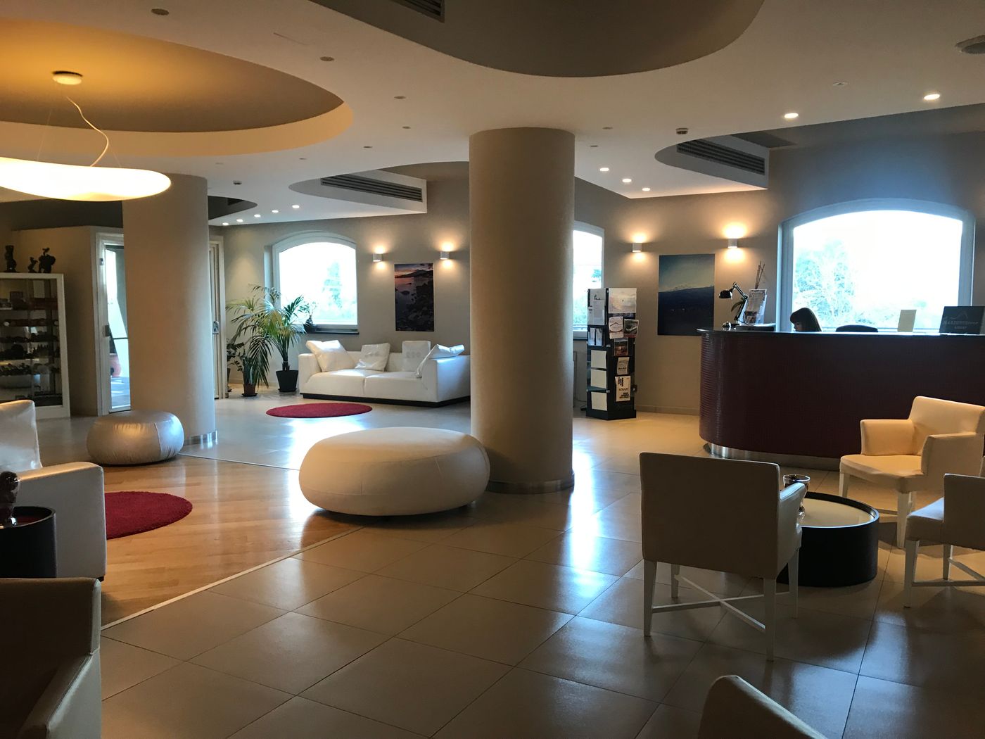 Mareneve-Resort-Lobby-52