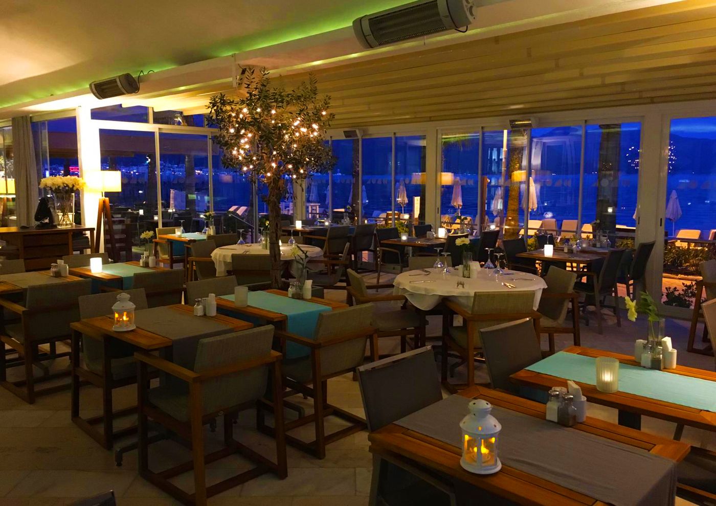 The Beachfront Hotel - Adult Only