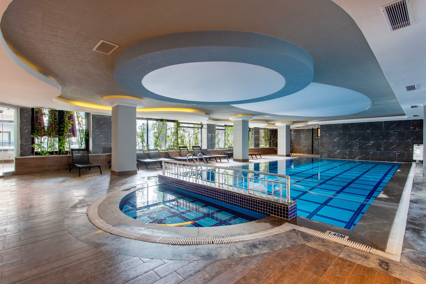 Nox Inn Deluxe Hotel