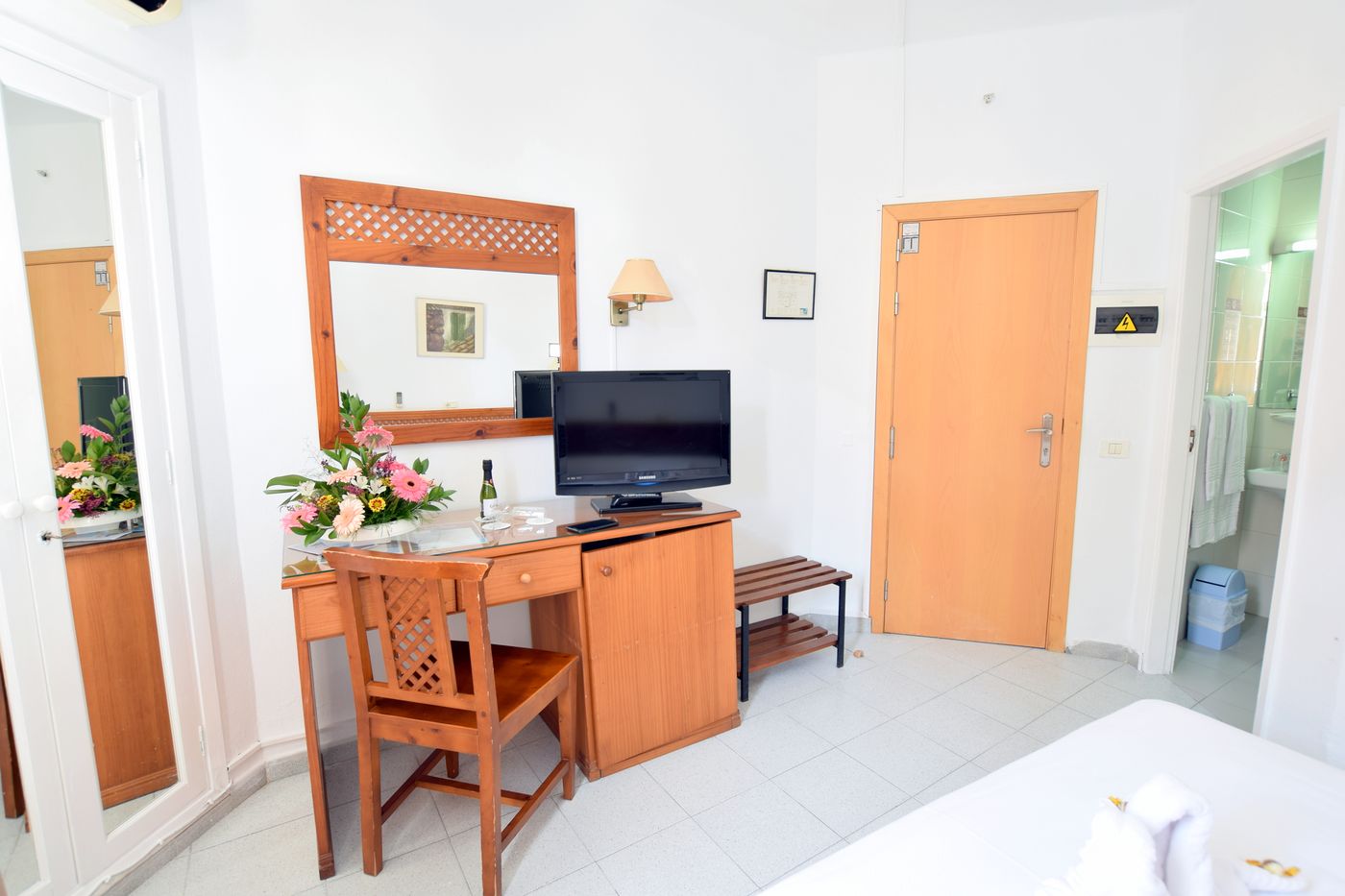 Adonis-Pelinor-Room-22