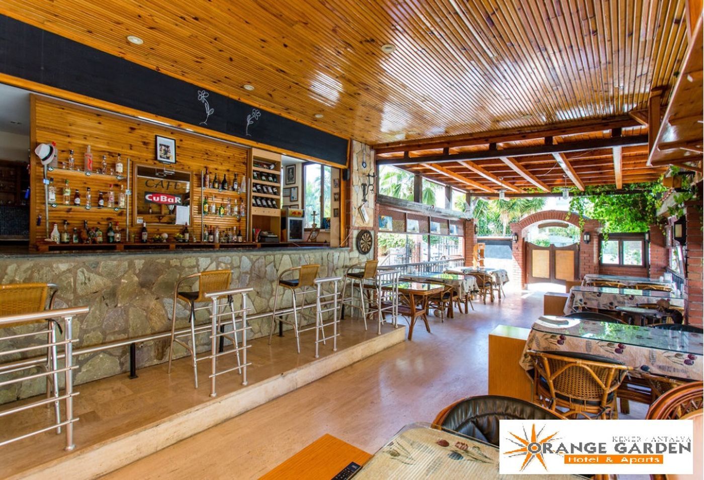 Orange-Garden-Apart-Hotel-Restaurant-8