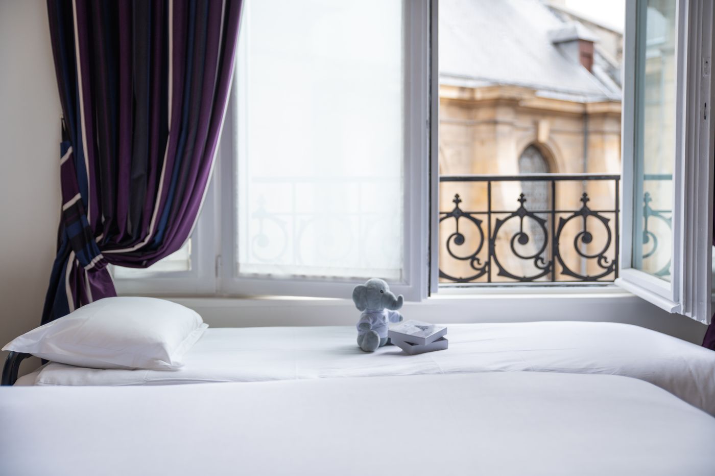 Hotel-Signature-Saint-Germain-des-Pres-Room-53