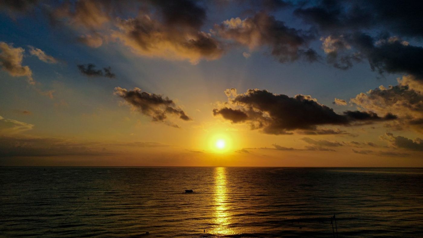 Crystal-Deluxe-Resort---Spa-Beach-59