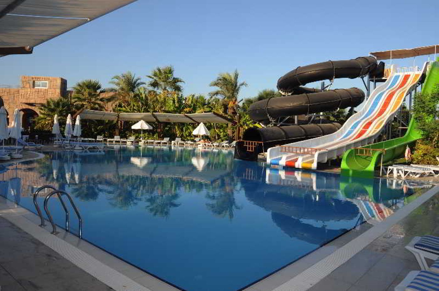 Saturn-Palace-Resort-Pool-4