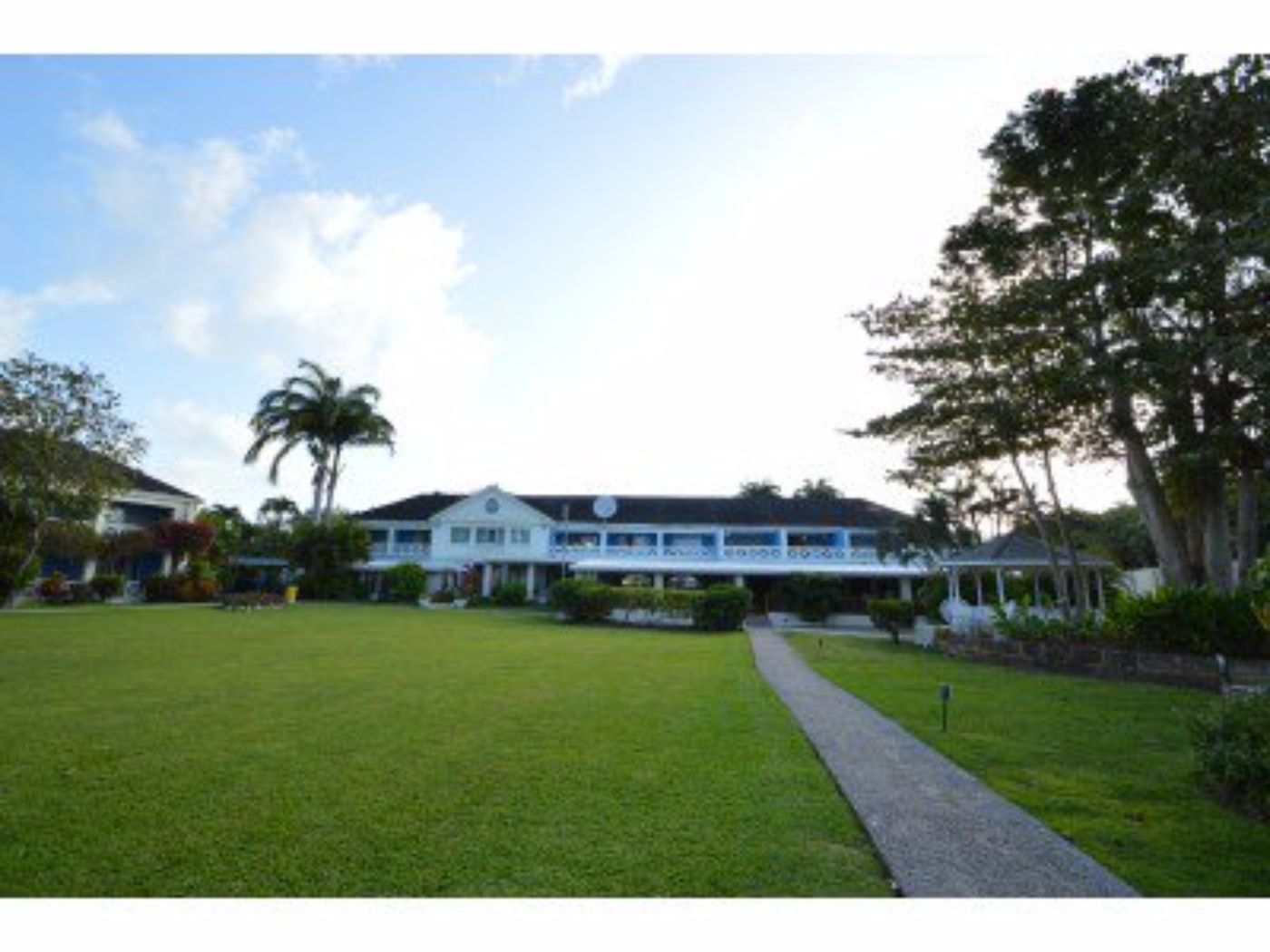 Discovery-Bay-By-Rex-Resorts-General-view-10