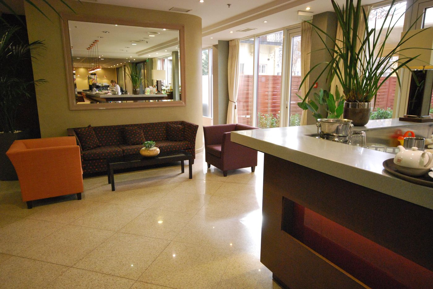 Hotel-Lion-s-Garden-Bar-9